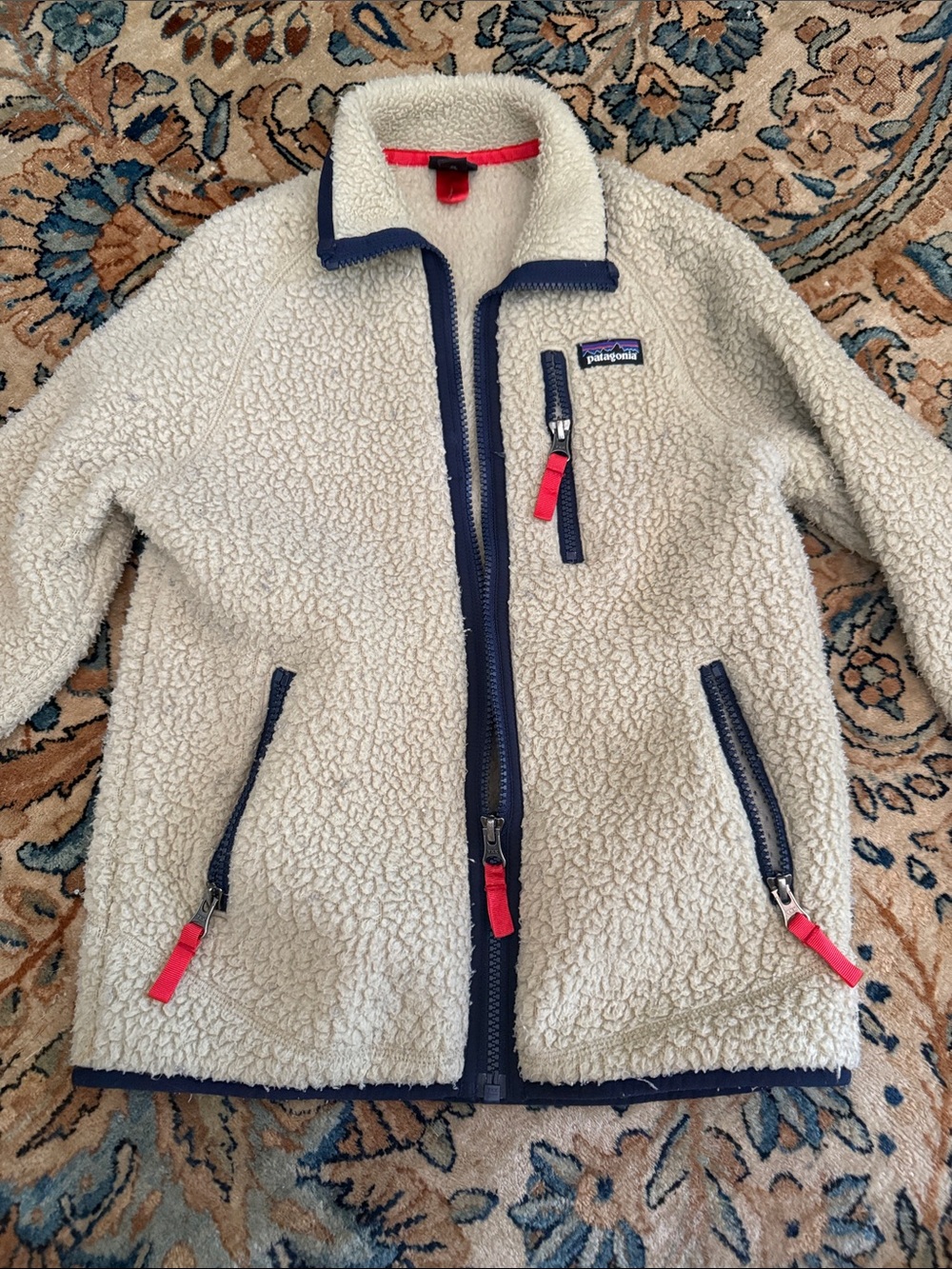 Patagonia Cream Sherpa Fleece Jacket with Navy Trim and Red Accents 7-8 🐑❤️